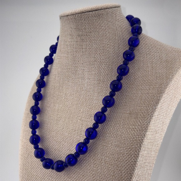 Vintage Cobalt Blue Beaded Necklace - Picture 6 of 6